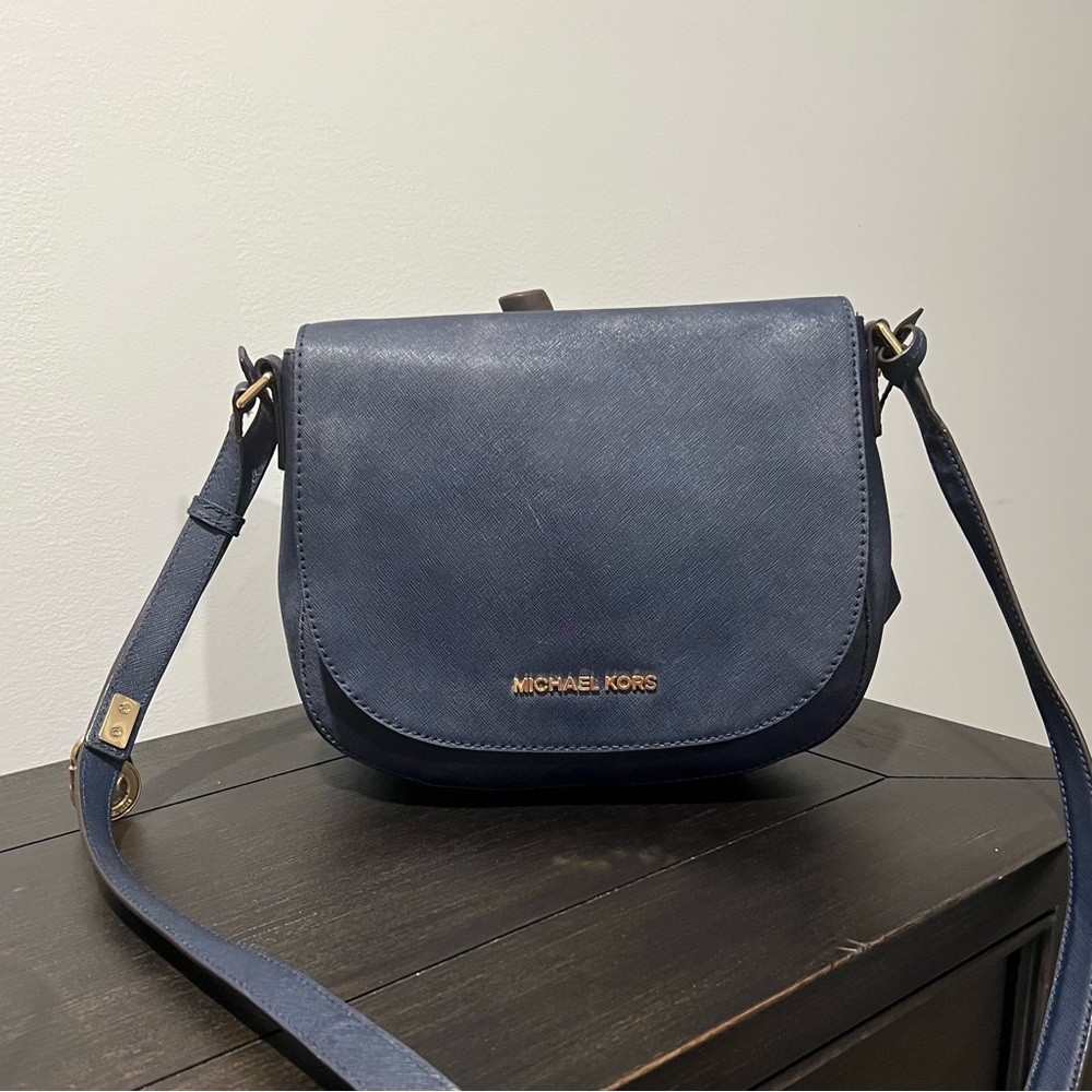 Michael Kors Hamilton Messenger Bag in Navy Blue-Pre-Owned! Great Condition!!